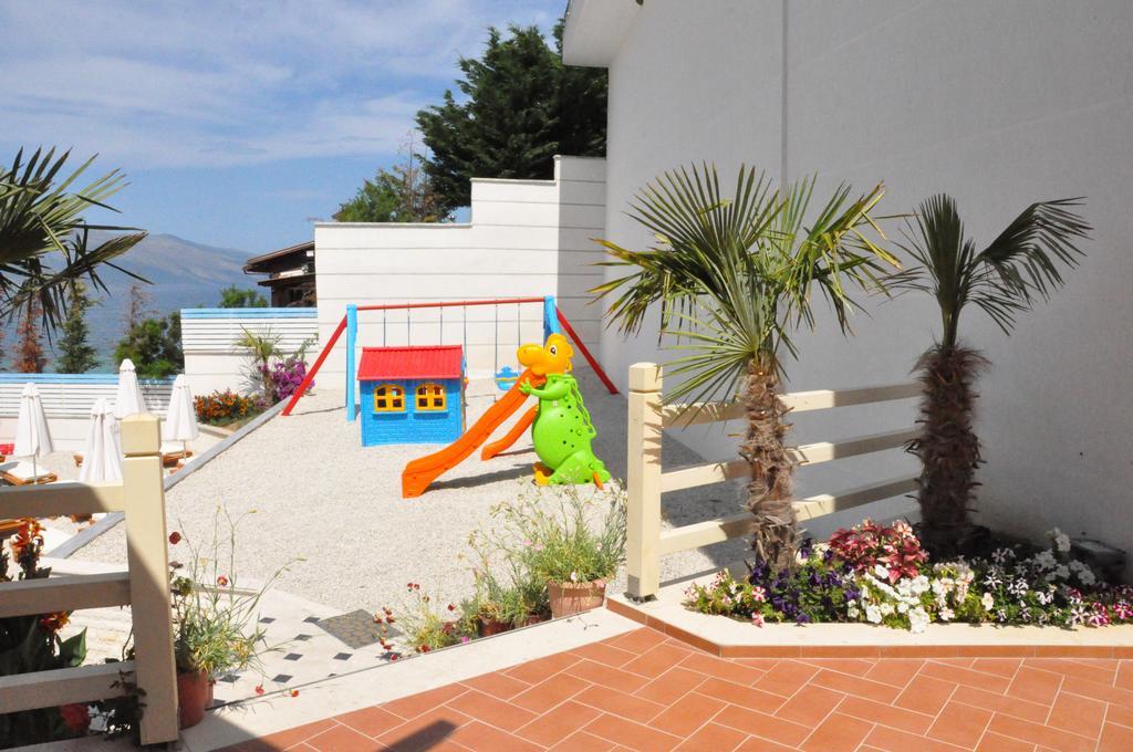 Coral Hotel & Resort Radhimë Dış mekan fotoğraf