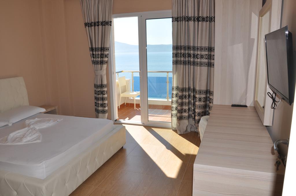 Coral Hotel & Resort Radhimë Oda fotoğraf