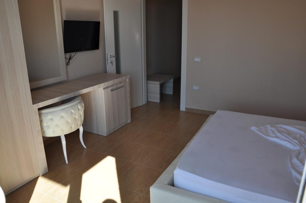 Coral Hotel & Resort Radhimë Oda fotoğraf