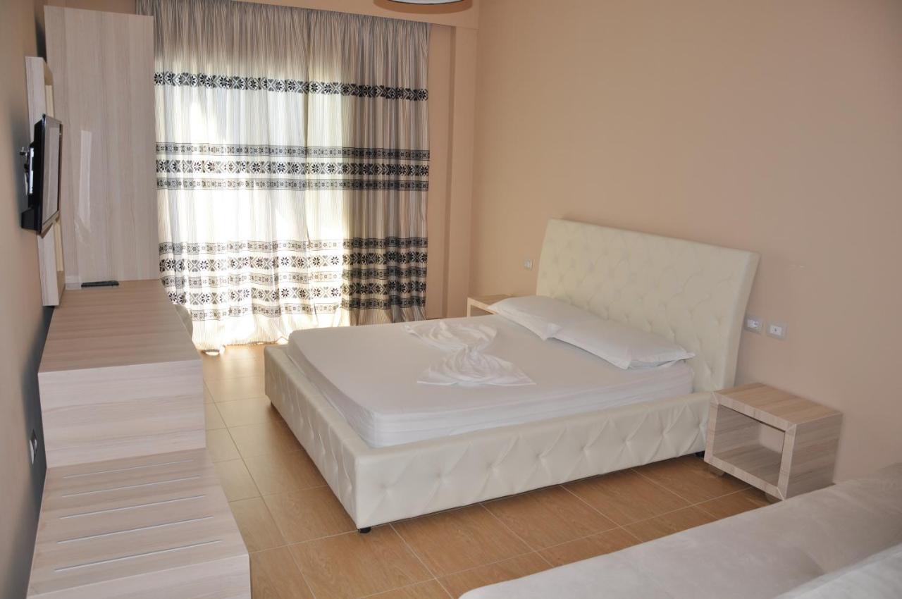 Coral Hotel & Resort Radhimë Oda fotoğraf