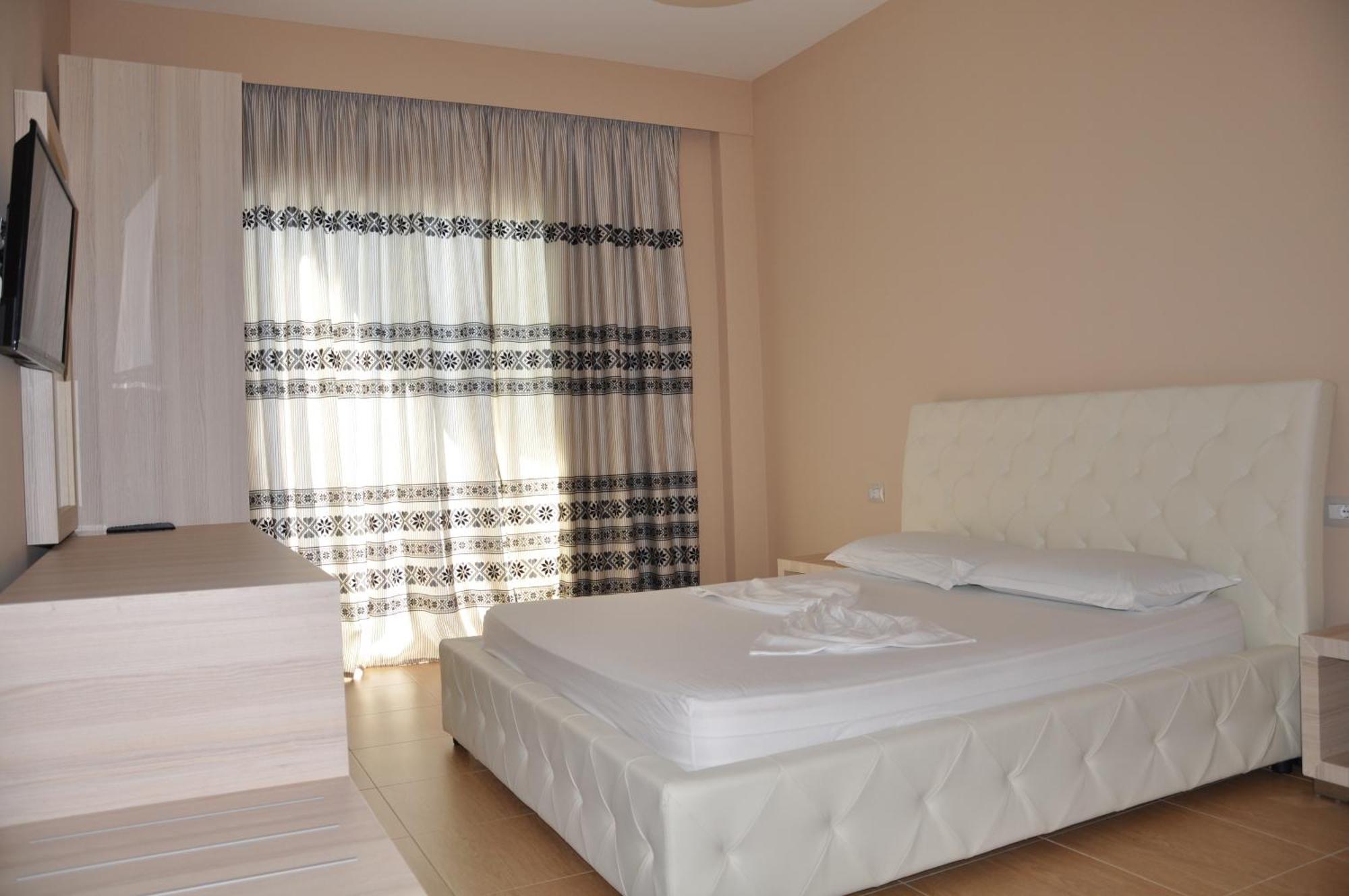 Coral Hotel & Resort Radhimë Dış mekan fotoğraf
