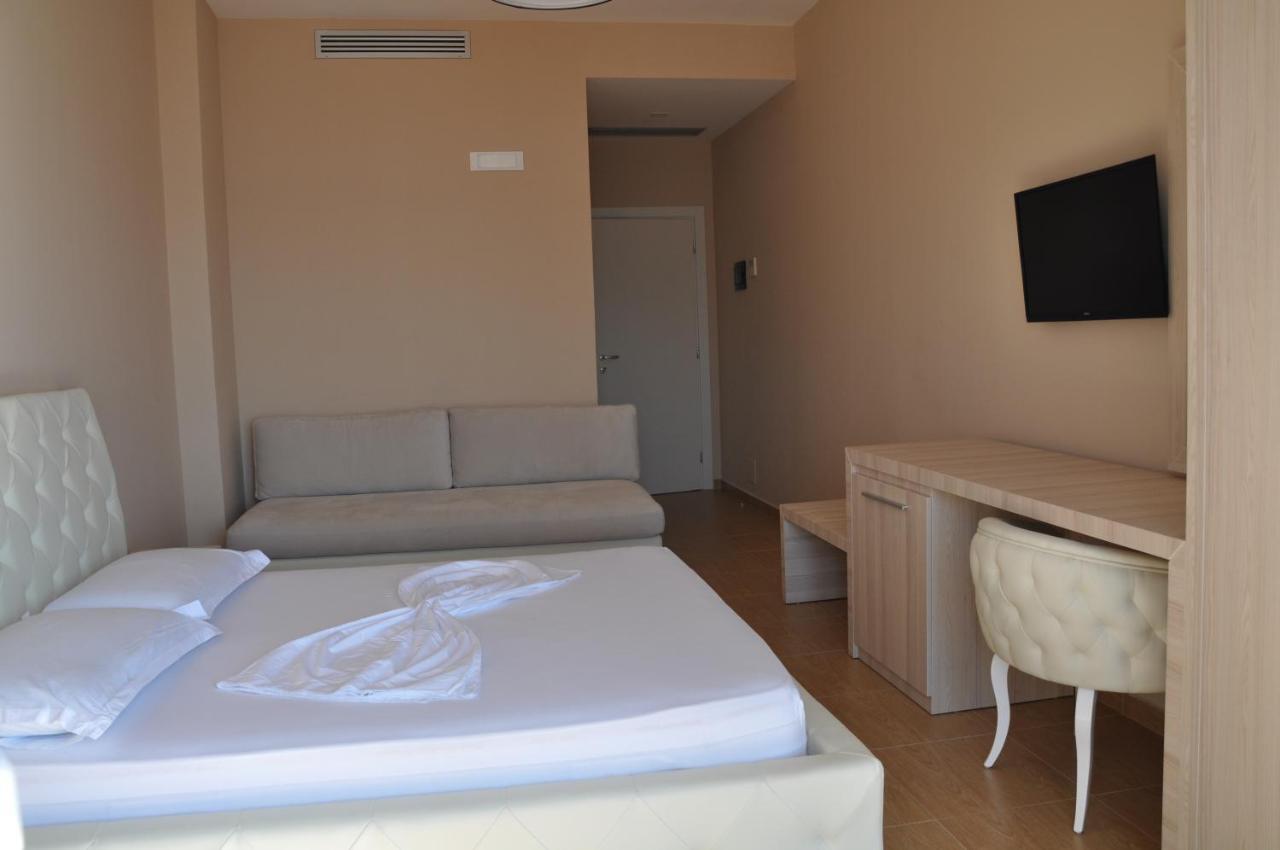 Coral Hotel & Resort Radhimë Oda fotoğraf