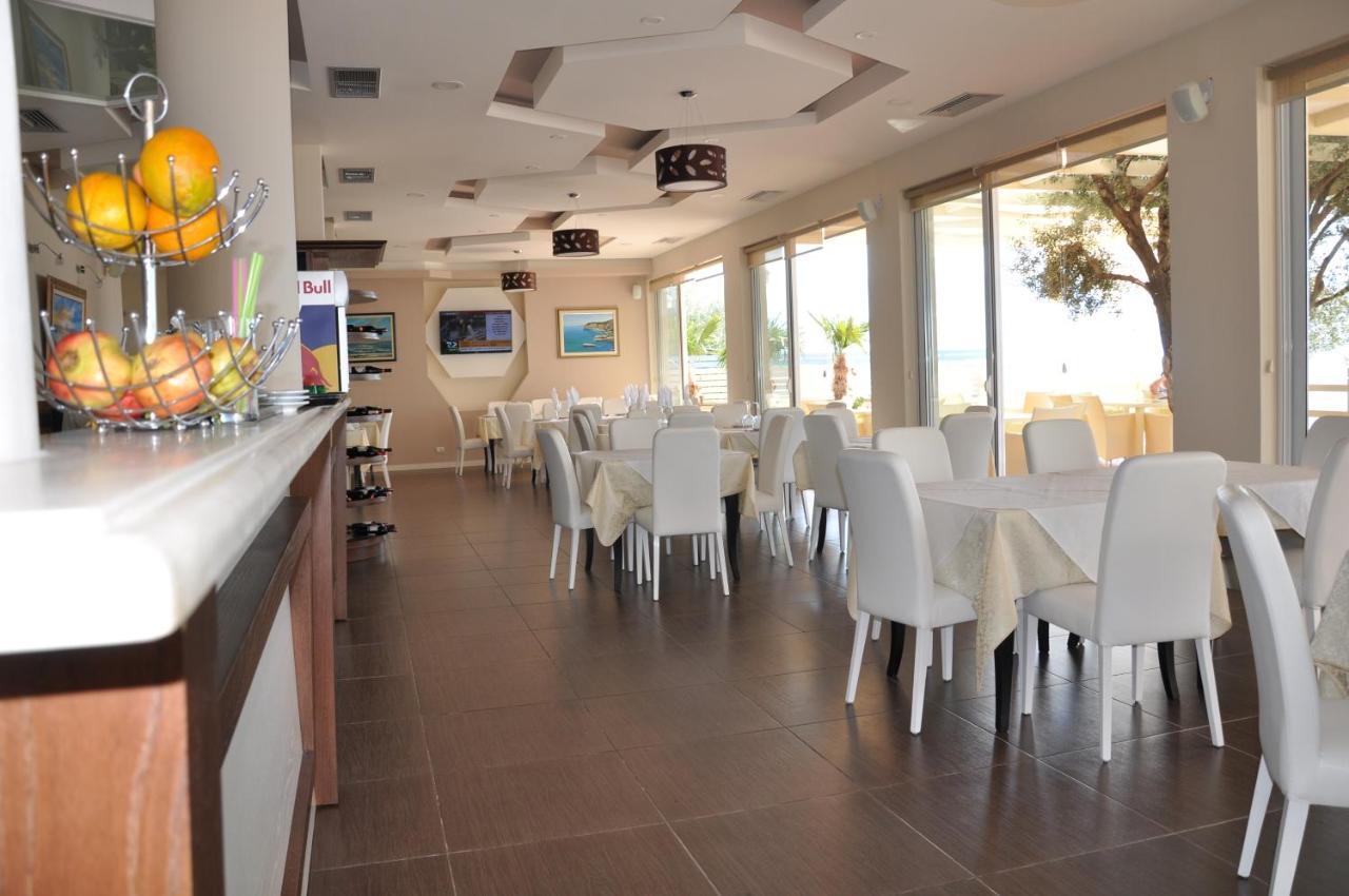 Coral Hotel & Resort Radhimë Dış mekan fotoğraf