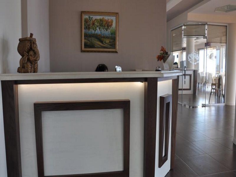 Coral Hotel & Resort Radhimë Dış mekan fotoğraf